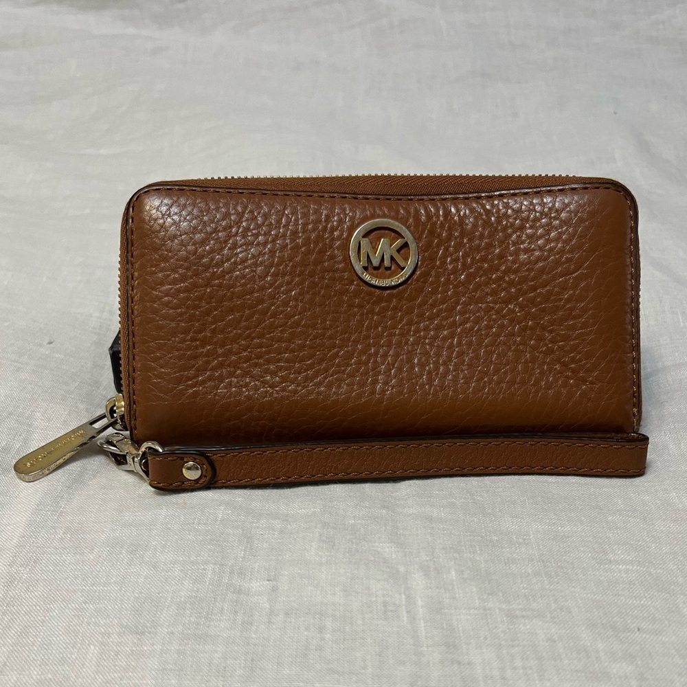 Used MK wristlet wallet in brown